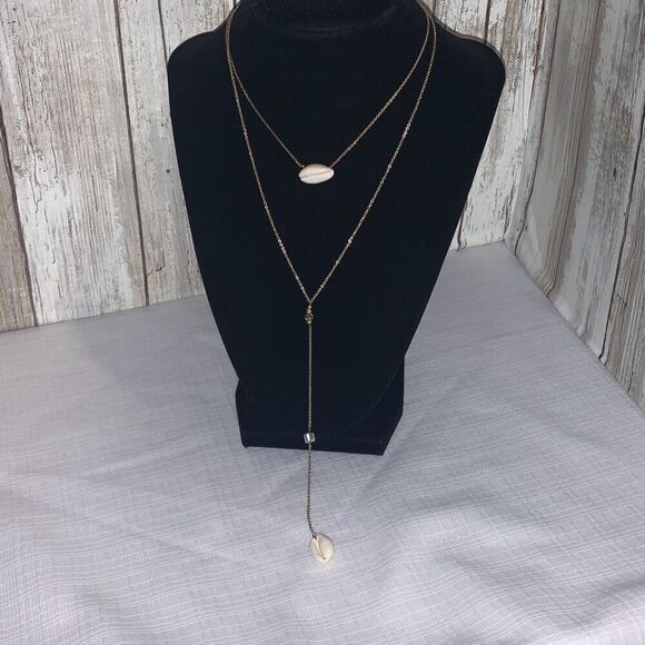 NWOT Gold Dipped Layered Dainty Shell Crystal Necklace Adjustable - Picture 1 of 14